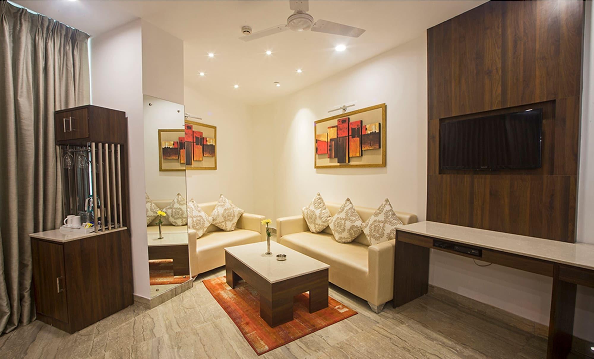 Hotel Shanti Palace Mahipalpur Нью-Дели Экстерьер фото