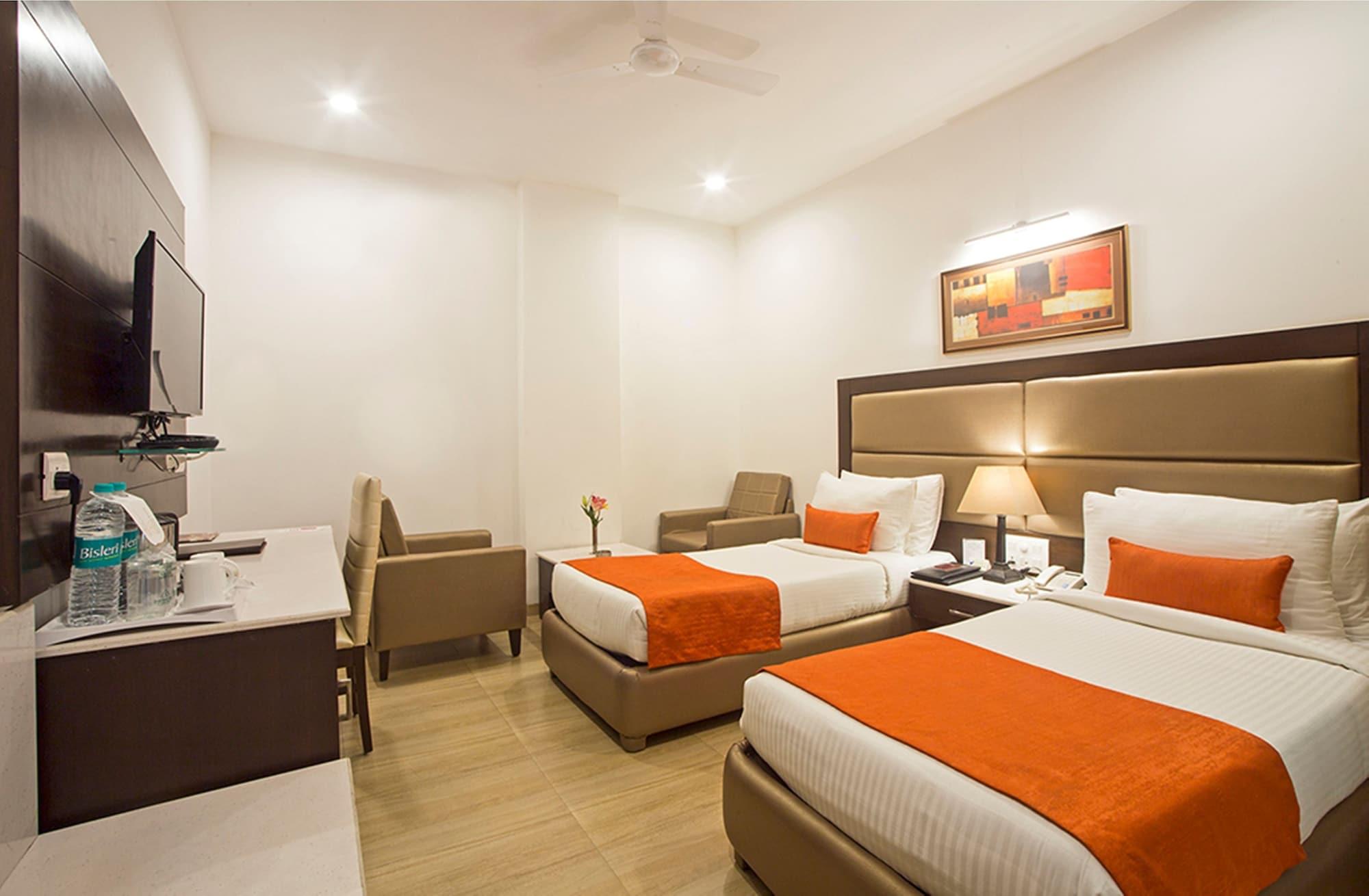 Hotel Shanti Palace Mahipalpur Нью-Дели Экстерьер фото