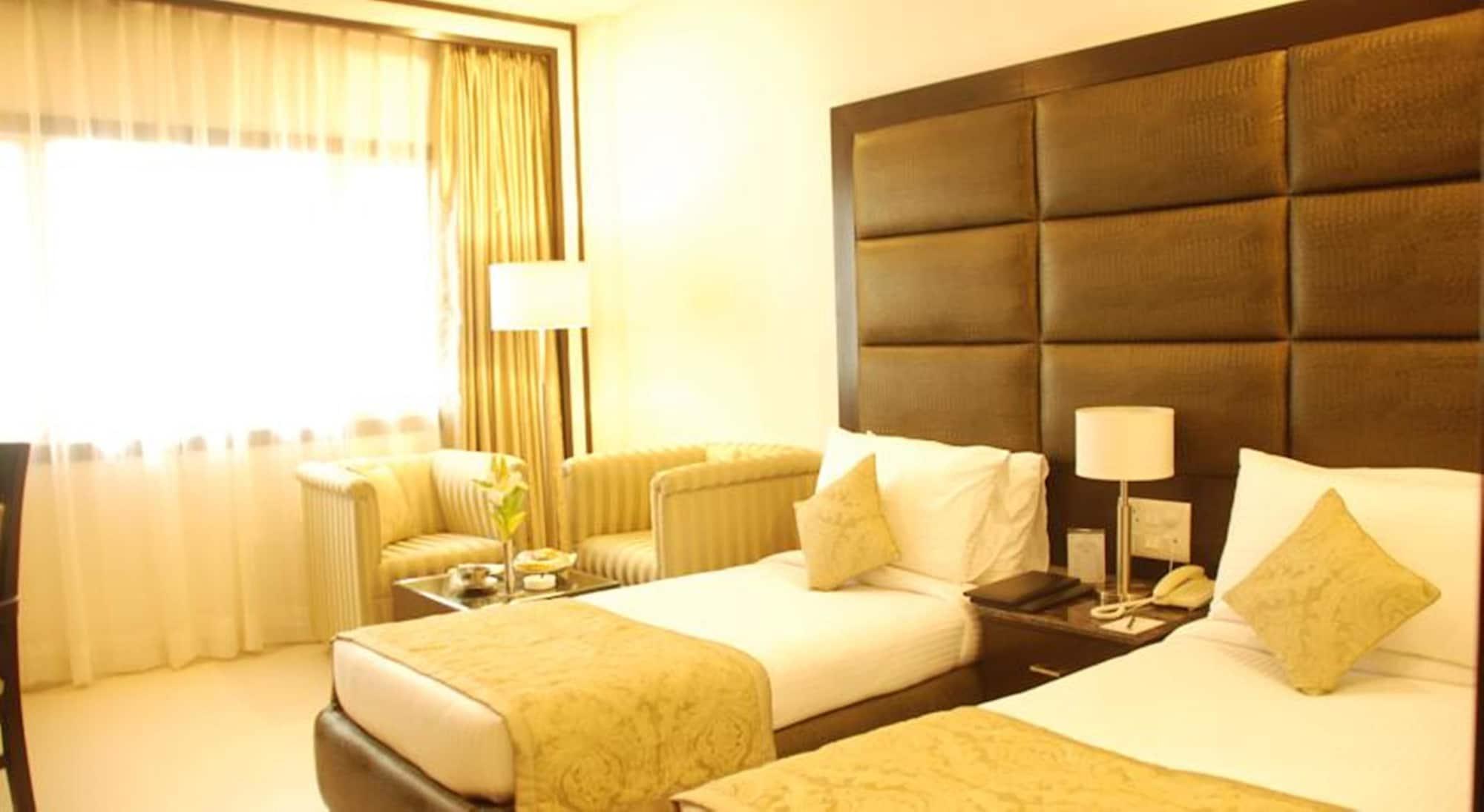 Hotel Shanti Palace Mahipalpur Нью-Дели Экстерьер фото