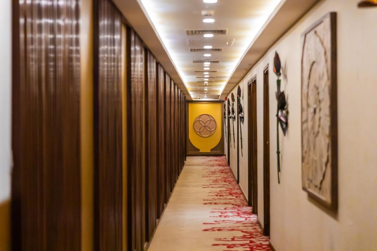 Hotel Shanti Palace Mahipalpur Нью-Дели Экстерьер фото