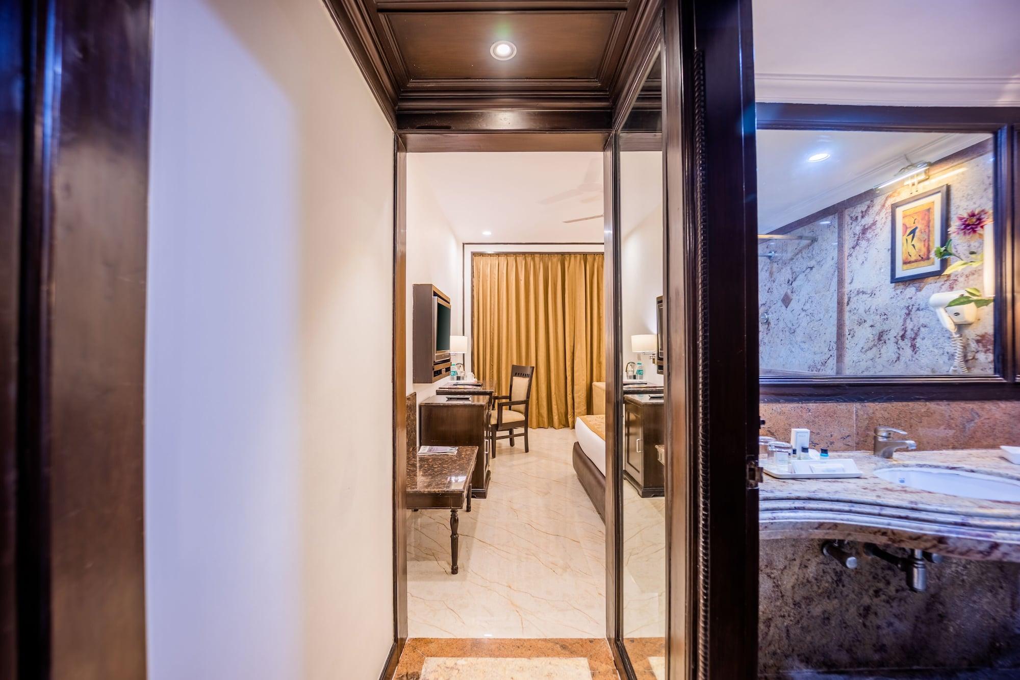 Hotel Shanti Palace Mahipalpur Нью-Дели Экстерьер фото