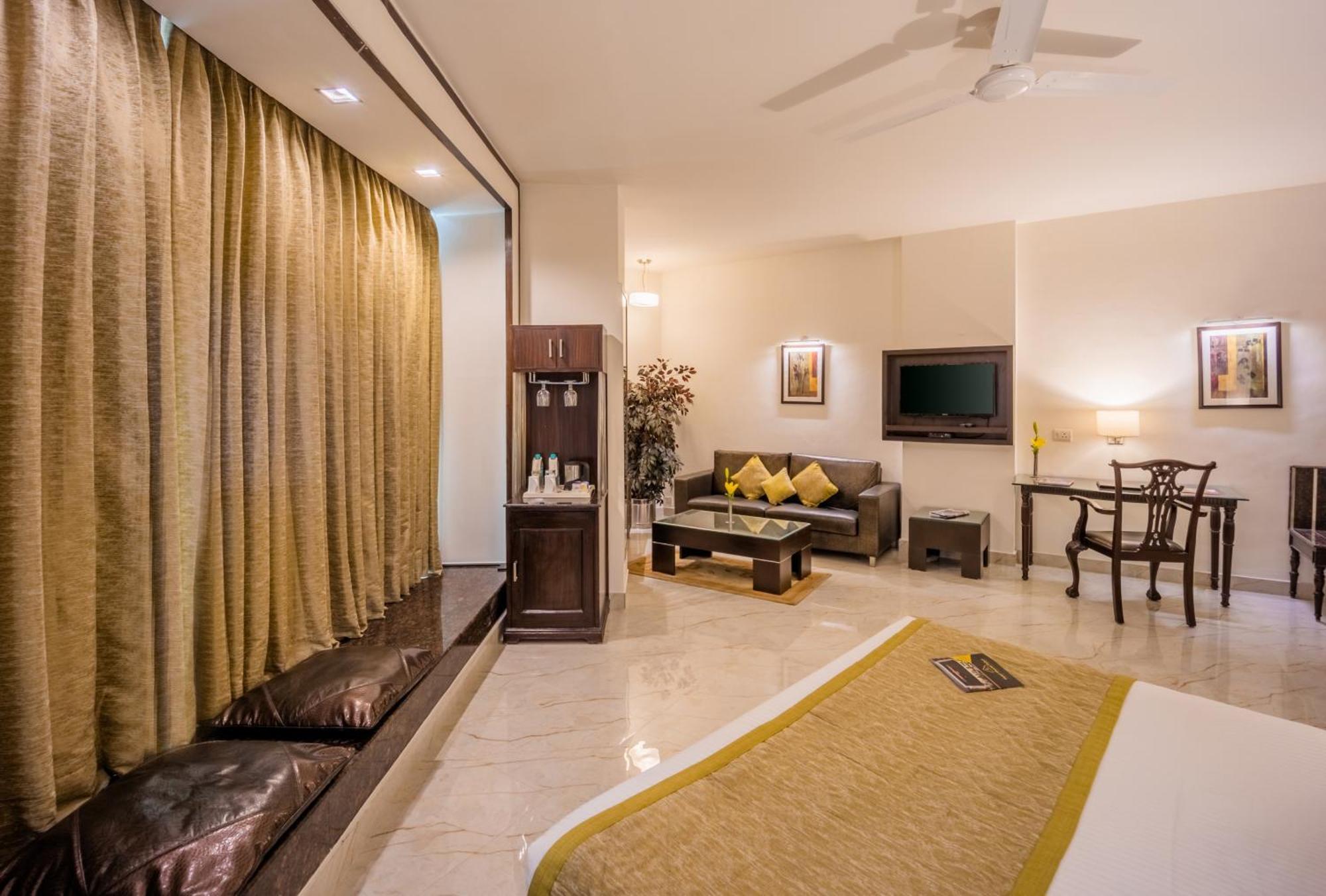 Hotel Shanti Palace Mahipalpur Нью-Дели Экстерьер фото