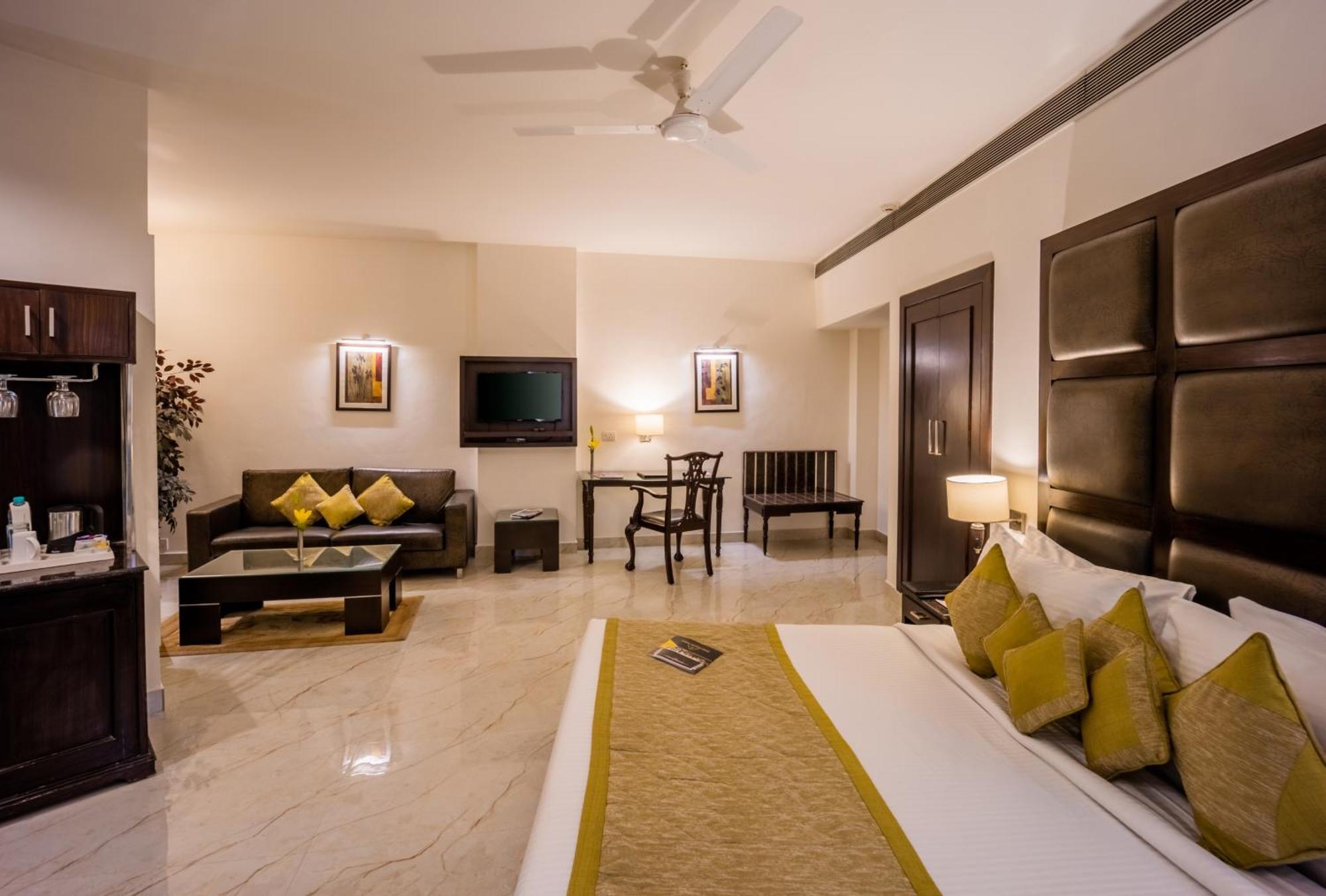 Hotel Shanti Palace Mahipalpur Нью-Дели Экстерьер фото