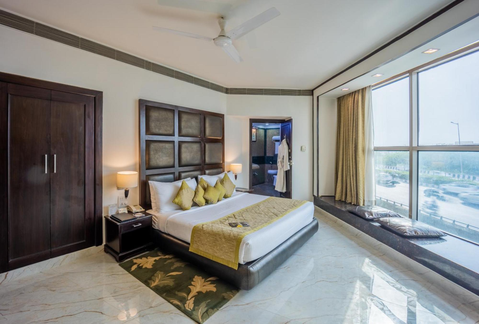 Hotel Shanti Palace Mahipalpur Нью-Дели Экстерьер фото