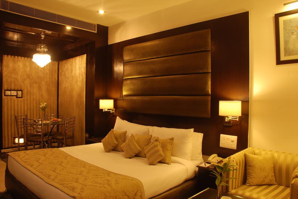 Hotel Shanti Palace Mahipalpur Нью-Дели Экстерьер фото